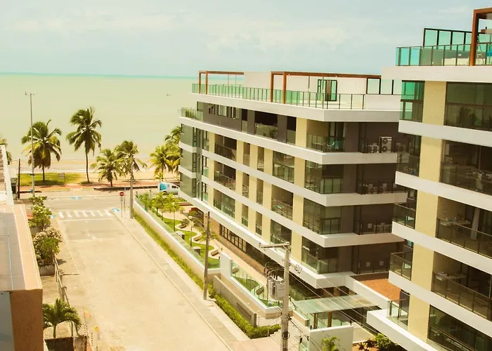 Flat novíssimo a 40 metros do mar
